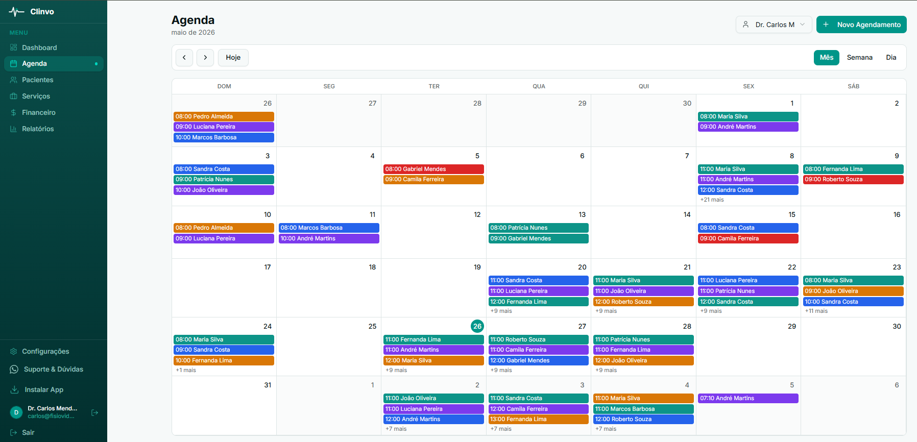 Tela de agenda do Clinvo com blocos coloridos por tipo de serviço e visão mensal